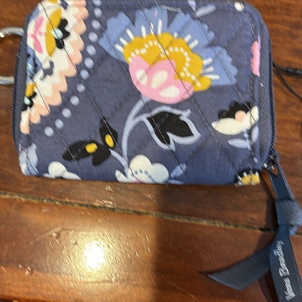 Vera Bradley RFID Petite /Zip - Around Wallet 263228-R-47/ Charmont Meadow - Picture 4 of 5